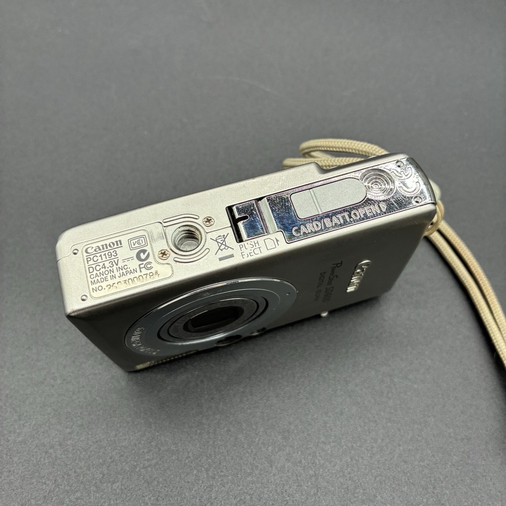Canon PowerShot SD600 Digital ELPH 6MP Silver Camera Tested w/ Battery Case - Picture 3 of 8